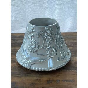 Yankee Candle‎ Porcelain Embossed Floral Candle Shade Topper White Silver OS